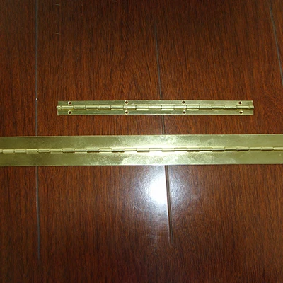 Dobradiça pequena para piano em latão